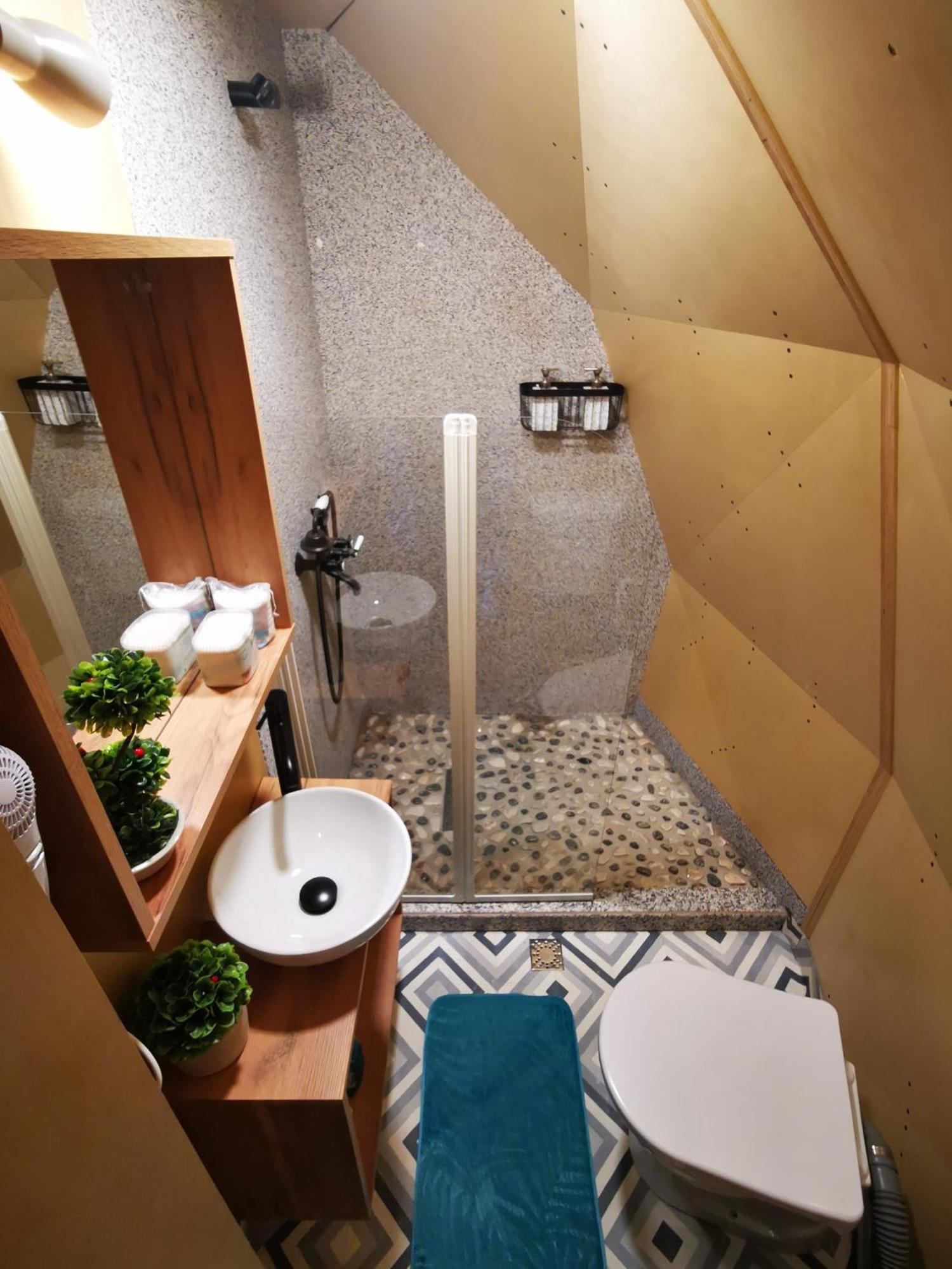 فندق Glamping Zazen Drumu Carului المظهر الخارجي الصورة