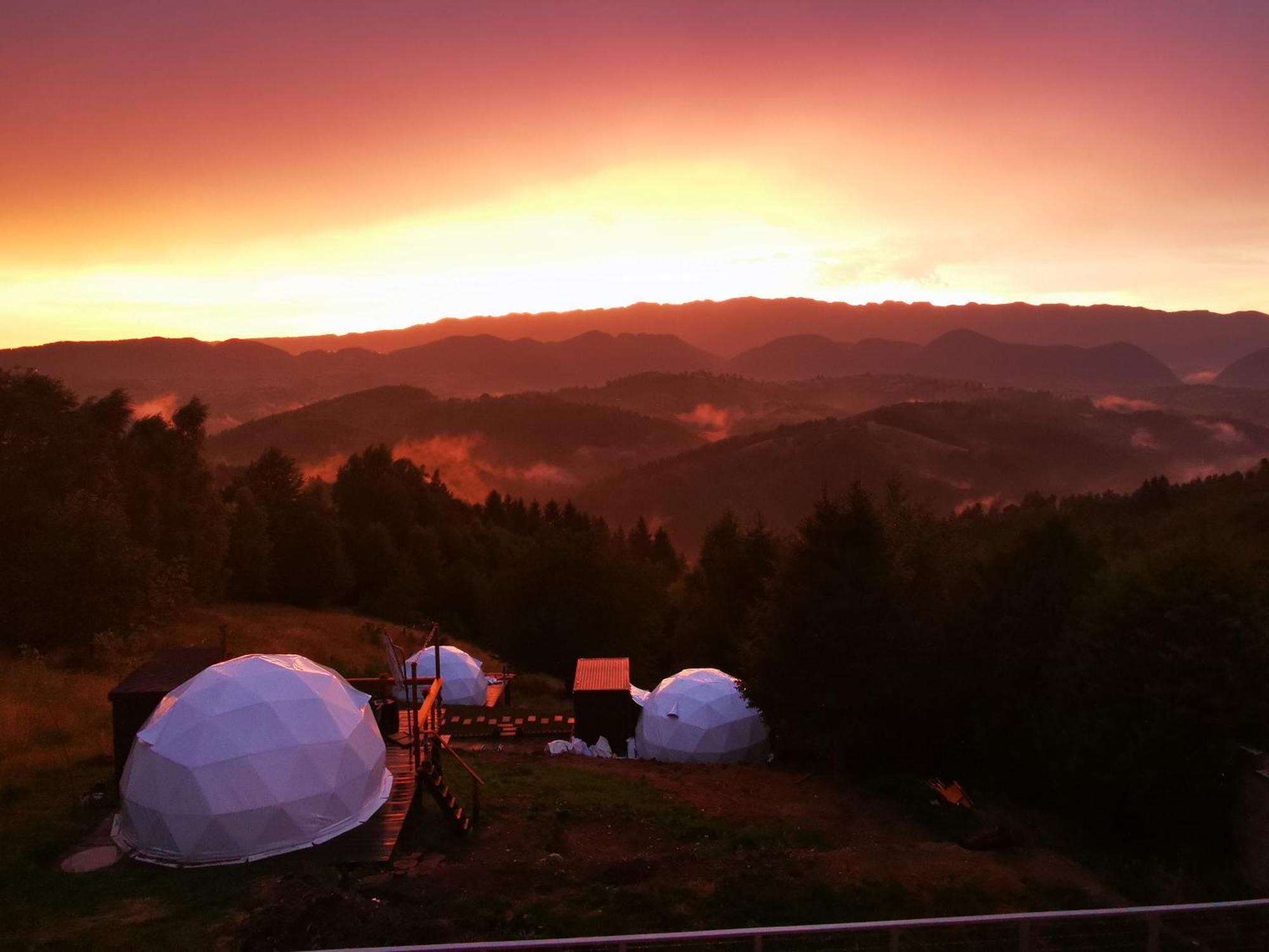 فندق Glamping Zazen Drumu Carului المظهر الخارجي الصورة