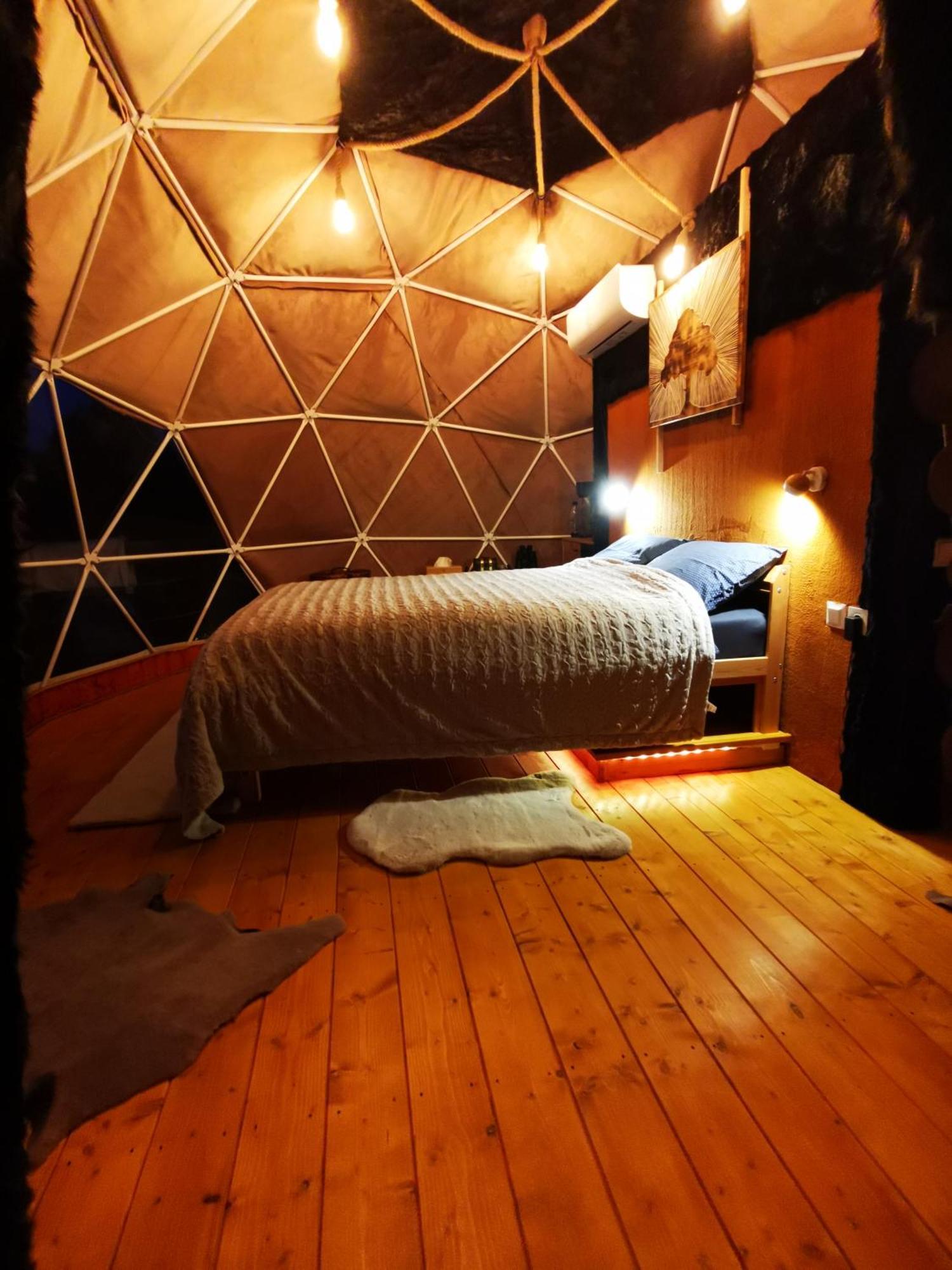 فندق Glamping Zazen Drumu Carului الغرفة الصورة